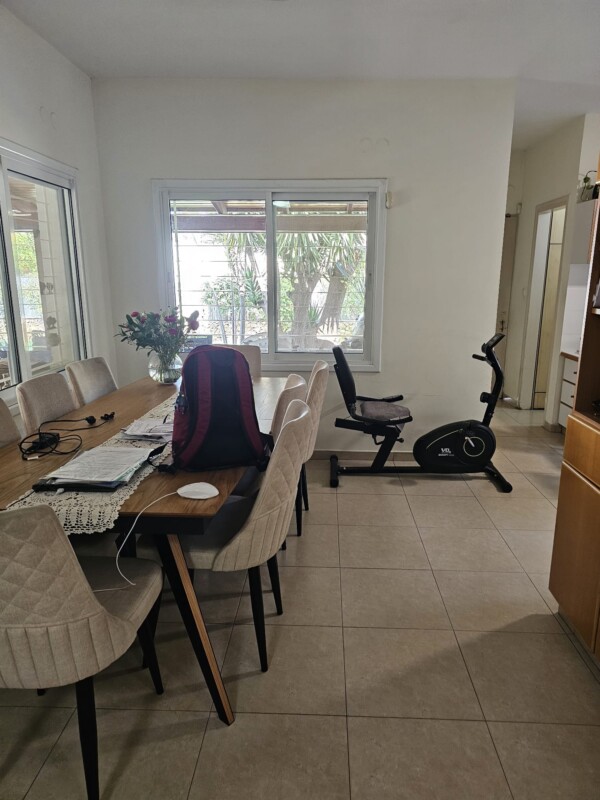 למכירה 6 חדרים גבעת טל 10